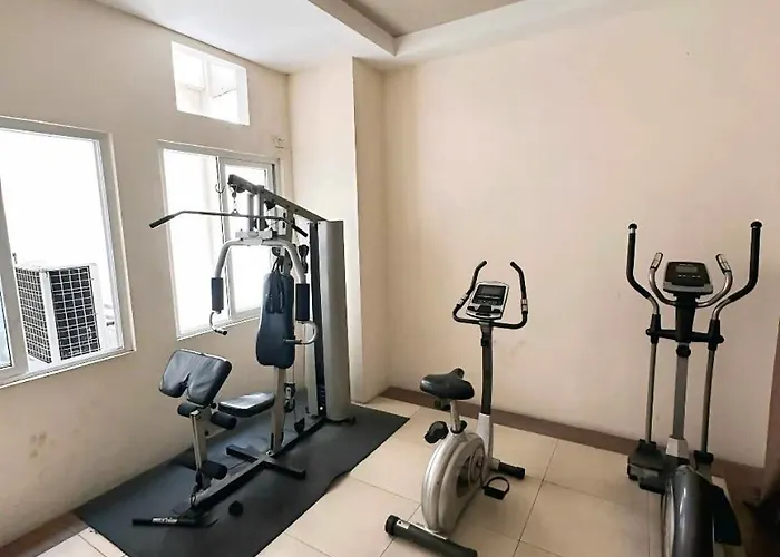 Close By The Airports And Tourist Attractions Aparthotel